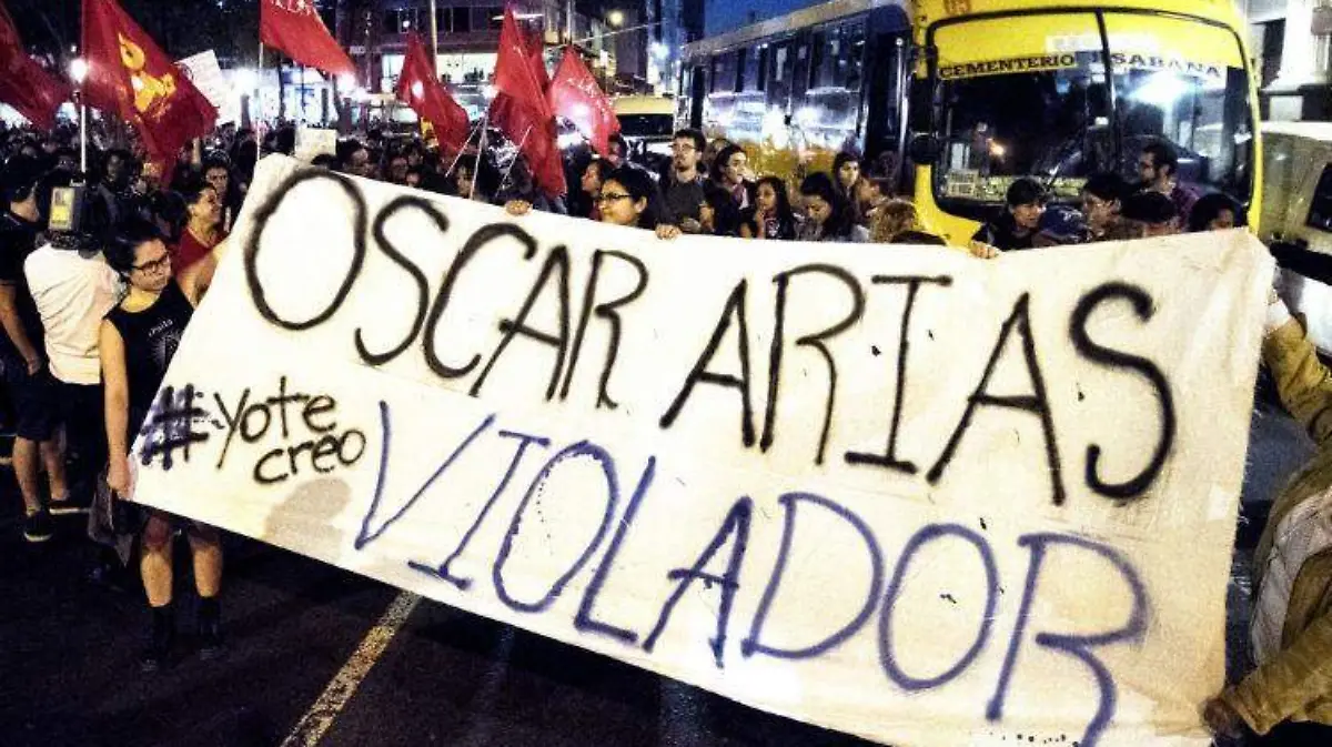 protesta oscar arias